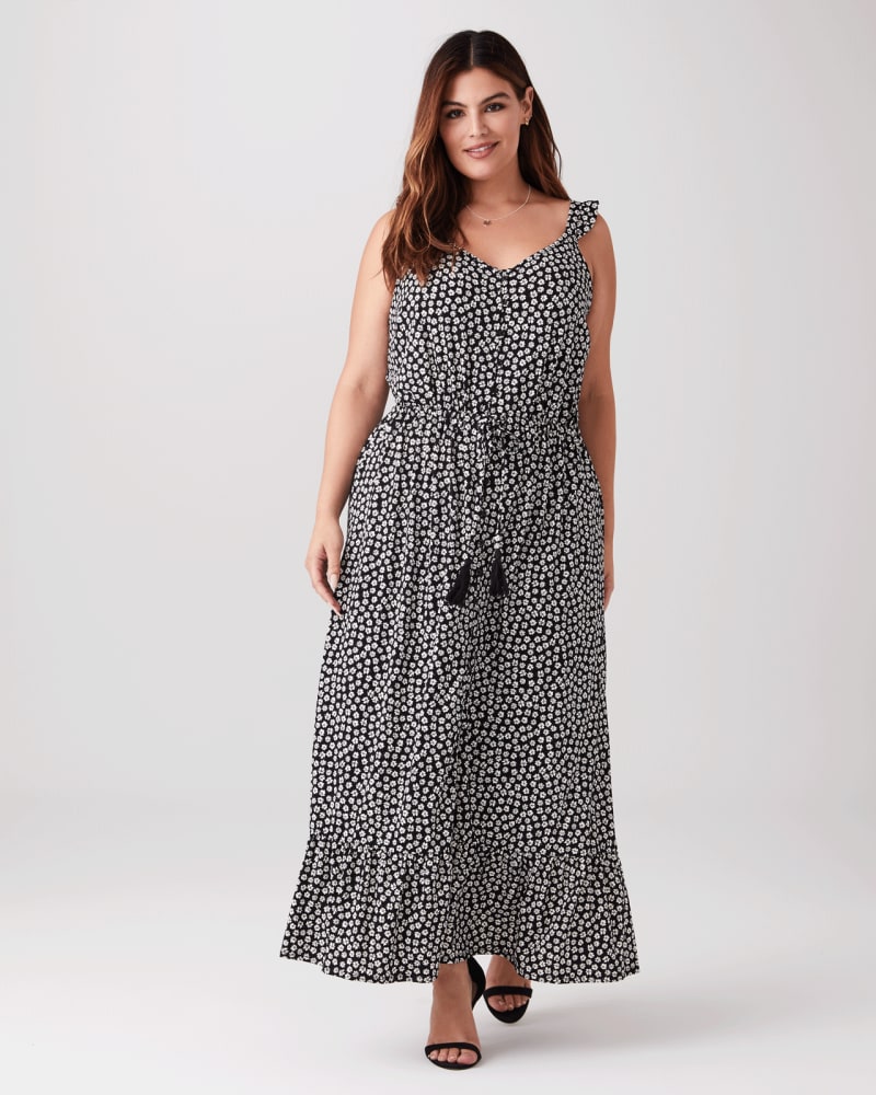 Plus size model with pear body shape wearing Ophelia Printed Maxi Dress by Dex Plus | Dia&Co | dia_product_style_image_id:140591